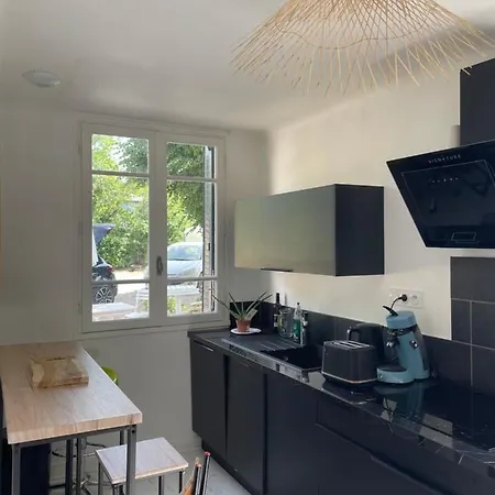 La Maison De Badet بيت للعطل *